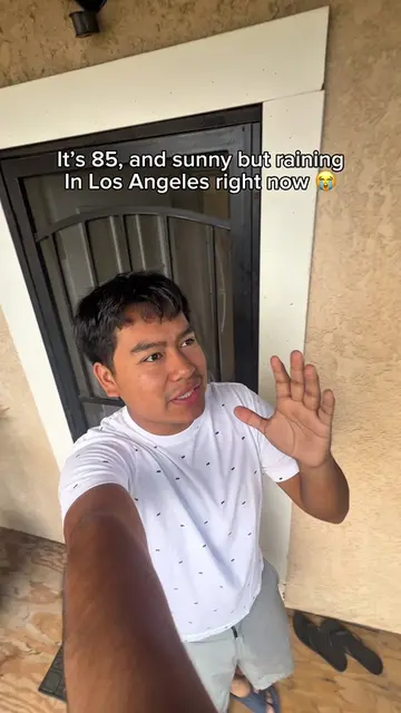 They gotta fix the server !  #losangeles #rain #rightnow #live #ugccreator 