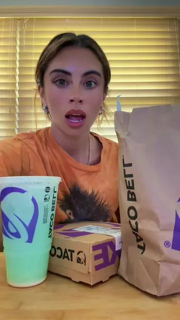 #lunchdate #tacobell #tacobellqween #eatwithme 