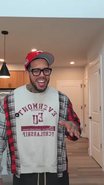 #flannel #crewneck #crewnecksweatshirt #mnml #streetwear 