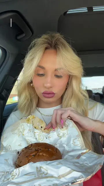 ummm hi @Arbys 👀😳🍟🥤✨ #fastfood #eatwithme #foodreview #arbys #FastFoodReview