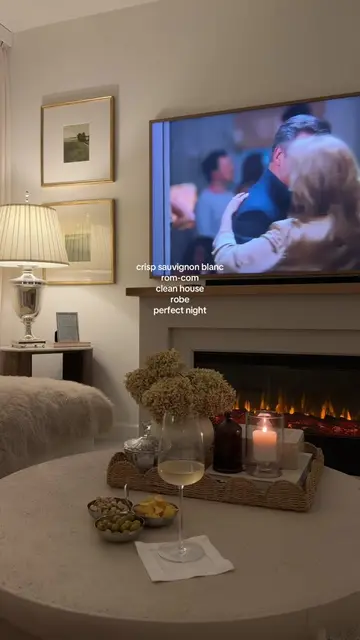 Consider this my ideal evening 💌 #nancymeyers  #NightIn #nancymeyersmovie #romc