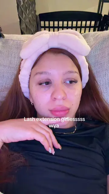 After a full month finally 😭😂 #lashextensions #lashes 