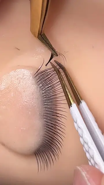 The key to a clean lash set is correct placement. Good placement = better direct