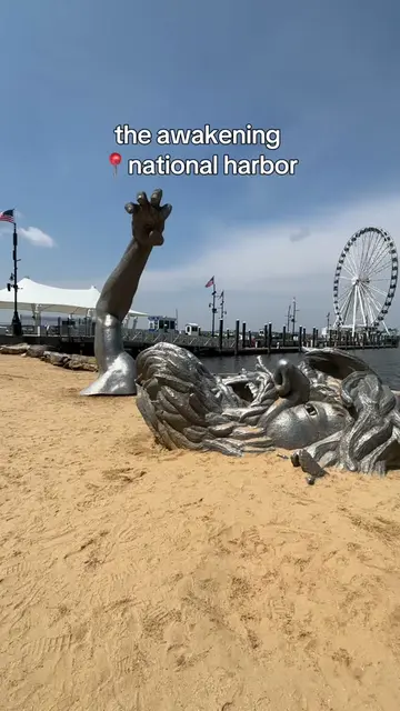 this statue is so cool at the national harbor 🤩