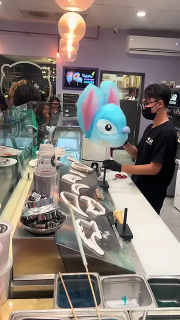 Polar Playground Lovated in Huntington Beach is a must stop when you’re in the a