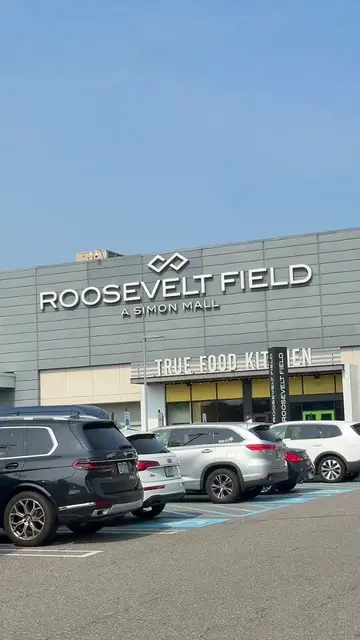 Fall is approaching so we had to see what the mall was giving and safe to say it