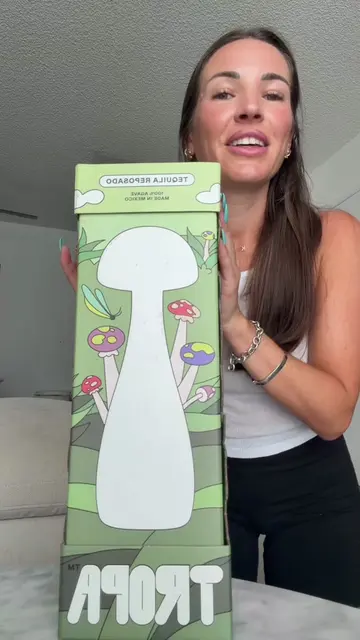 Blindbox from @Tropa 🍄📦🌵can we talk about how cute the box is?! #blindbox #te
