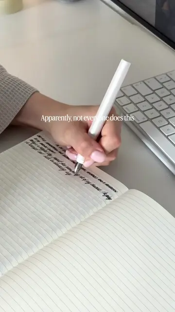 Tomorrow is International Left-Handers Day ✒️✨ As a left-handed person and creat