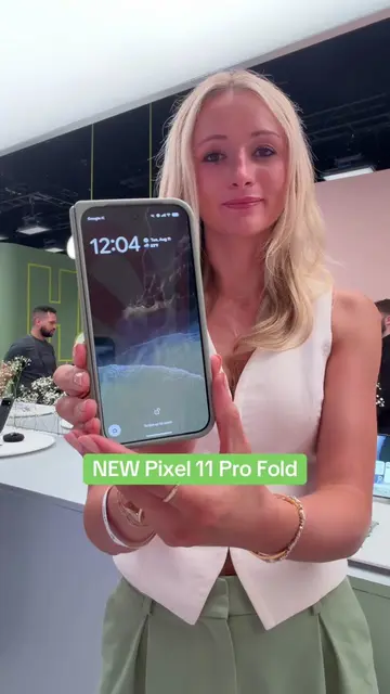 this is the new pixel 11 pro fold! 🤯 thinner & lighter with tons of unique feat