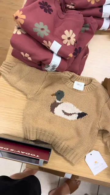 I’m actually obsessed!!!! #ducksweater #toddlerboyfashion 