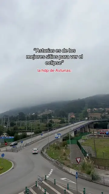 y pensar que hay gente que vino para verlo 🆘 #eclipse #asturias #fyp #parati 