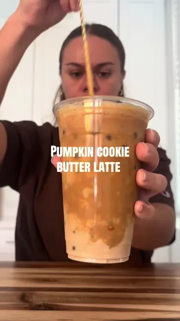 PUMPKIN COOKIE BUTTER ICED LATTE. This might be my favorite fall coffee I’ve mad