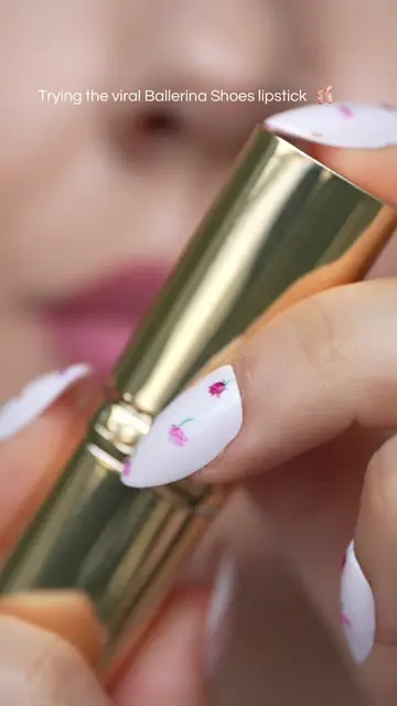 I know I’m late to the game but here’s a swatch of the insanely viral L’OREAL co