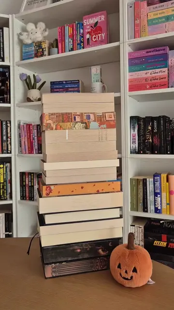 15 books in 30 seconds to add to your fall tbr 🍂🤭📚 #falltbr #autumnbooks #fal