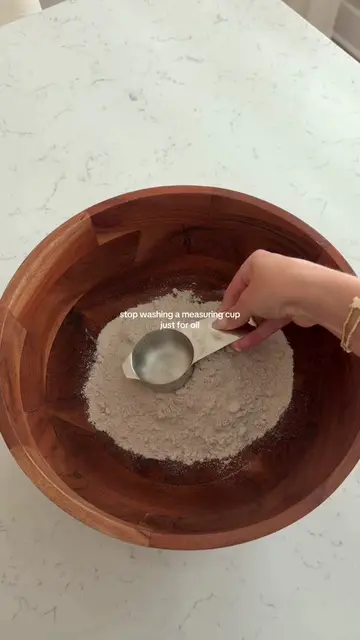 One less greasy measuring cup to wash 🙌 definitely using this little baking hac