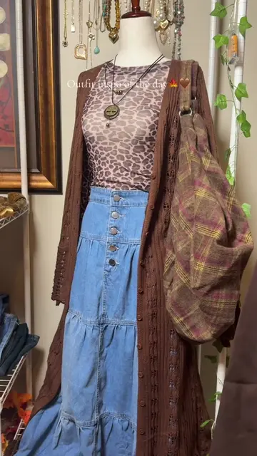 What do we think of today’s fit?? #fall #outfitinspo #OOTD #fashiontiktok 