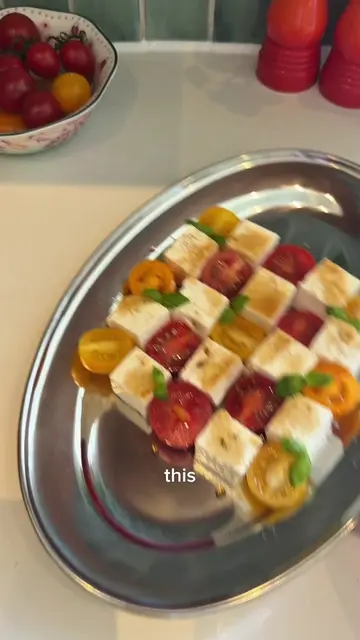 AD FETA & TOMATO CHECKERBOARD 🍅⭐️🌿 This is one of my favourite easy appetisers