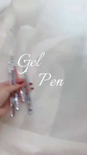 Cute, smooth, and perfect for everyday writing! Your new favorite ballpen is her