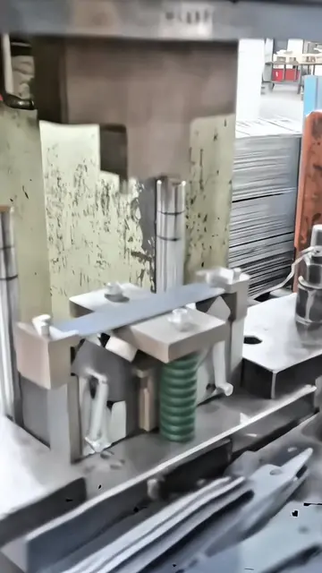 One‑shot stamping die – integrates punching, bending, drawing, flanging, and mor