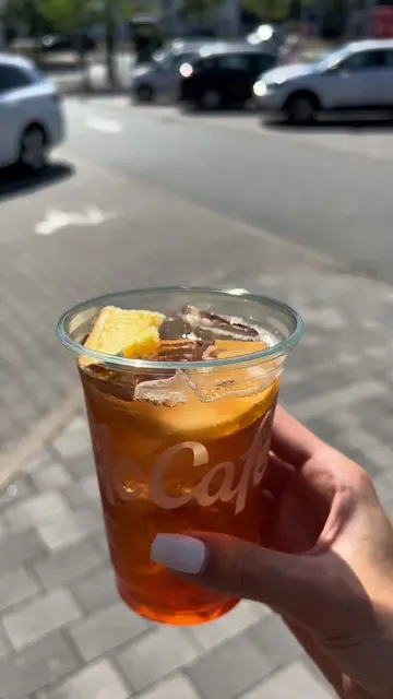 Aperol Spritz neu bei McDonald’s. Es schmeckt so gut und hat nur 10 Kalorien und