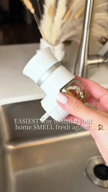 An easy little home hack to keep your space smelling fresh and cozy! ✨🏠 #homeha