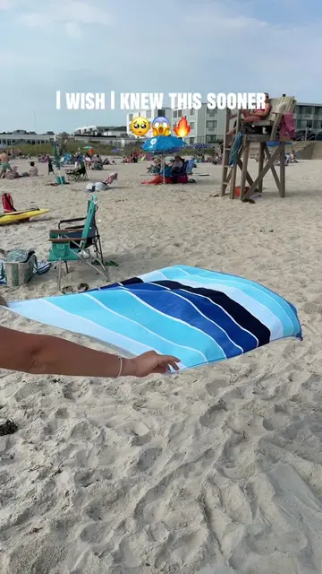 Beach hacks that actually work 🏖️😱🌊 #beachhack #beachtips #summerhack #vacati