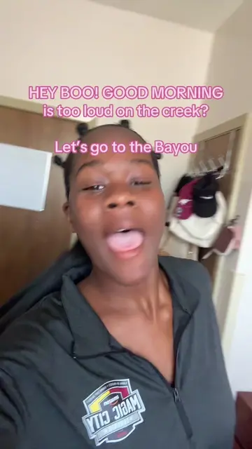 Too loud for ya’ll on the creek?? The bayou it isss 🤣  #shaylaamonaee #heyboo #