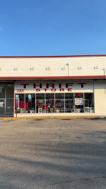 do I have thrift blindness? 😭 help #thrift #thrifting #shopwithme #y2k #vintage