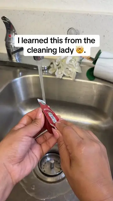 I learned this from the cleaning lady. #cleaninghacks #cleaning #CleanTok #clean