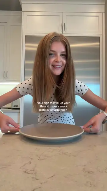 turning my snack plate into lunch🫒🌶️ #alliessnackplate #afternoonsnack #snackp