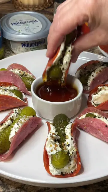 I finally tried the viral pickle tacos and omgggg! So good! Just spread some cre