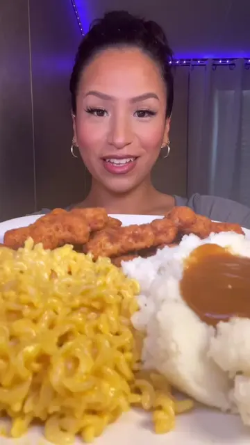 Dino nuggies, mac & cheese & mash potatoes w gravy MUKBANG ✨ #mukbang #mukbangas