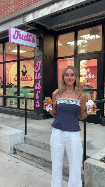 the BESSTTTTT @Judi’s Ice Cream #icecream #vermont #creemee #softserve #southbur