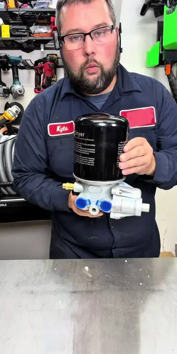 This Series 1200 air dryer assembly is built to help manage moisture and keep yo