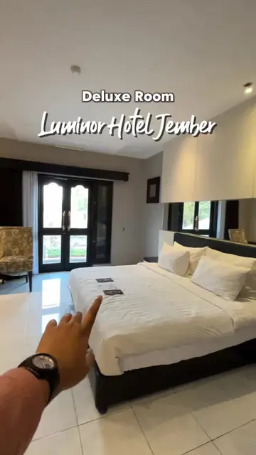 Deluxe Room Luminor Hotel Jember ternyata seLuas ini! Dan ada balkonnya. Lokasi 