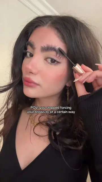 They do what they want #middleeastern #arabgirl #bushybrows #arabbrows #hairy 