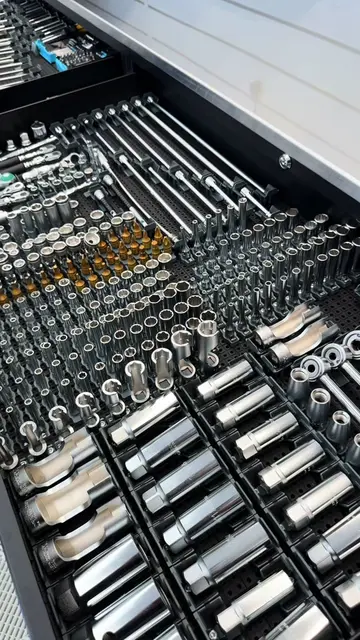 A little tool organization to inspire those weekend projects ahead🧰 #garagegoal