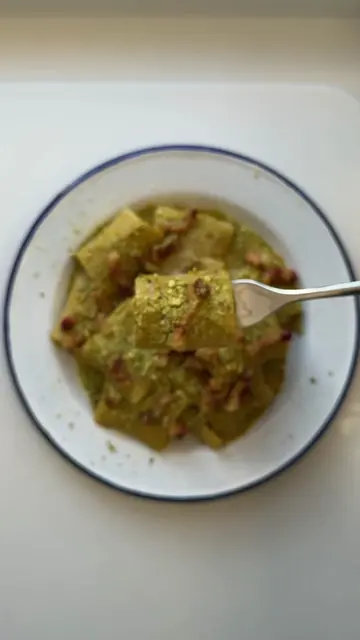 Send this to your boyfriend. #LetHimcook ep.6 - Pistachio Carbonara Ingredients: