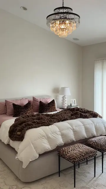 bedroom reset 🩰🤎 we’re ready for 🍂🪵🍁 season