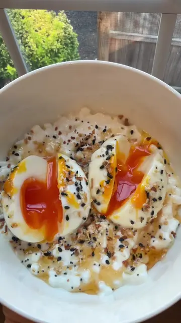 I ate this high protein cottage cheese egg bowl for a month straight it’s THAT g