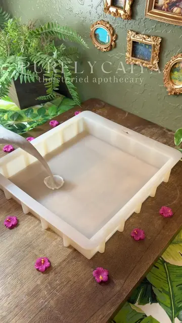 let’s make Dragonfruit Daydream artisan goat milk soap :) 🌺 #soapmaking #handma