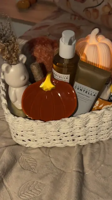 A quick reminder that she wants a boo basket this fall🧺🎃🍂🧸🧡 . . . . #boobas