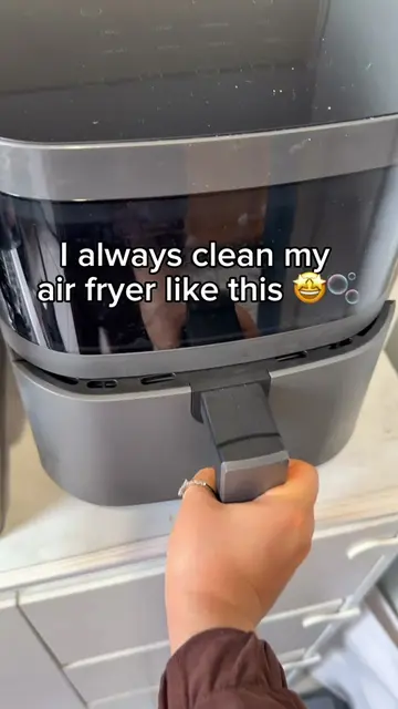 I always clean my air fryer like this 🤩🫧 No more scrubbing 🧽🙅‍♀️ #CleanTok #