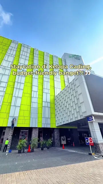 Kalau lagi cari hotel buat short getaway tanpa harus keluar budget banyak, Whiz 