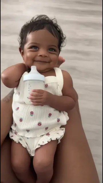 Comical baby dance 🥴🥴#capcut #capcutpioneer #pioneertemplate #ai#babydance