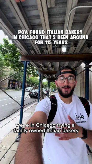 Trying on the oldest Italian bakeries in Chicago they have some of the best cook