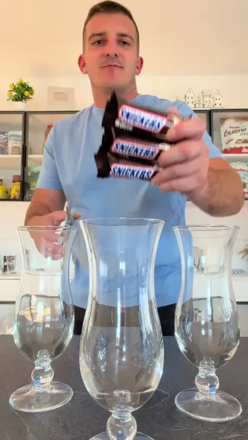 Snickers Dessert Coffee 🤎☕️ Creamy, sweet, and dangerously delicious — the perf