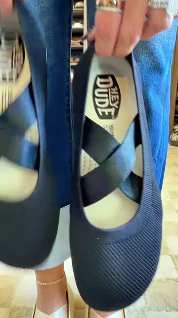 @HeyDude  #heydudeshoes  #balletflats  #fallshoes #comfyshoes #womenshoes  