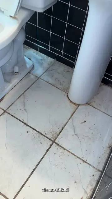 This is a different grandmas house, but still a grandma 😂 believe me I swept an