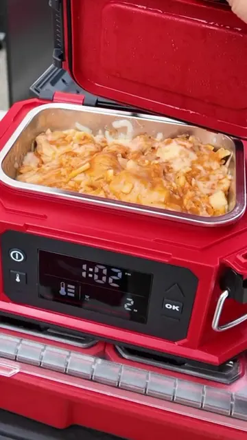 The new Milwaukee M18 Jobsite Lunch Warmer is so sick!  Preset the time for your